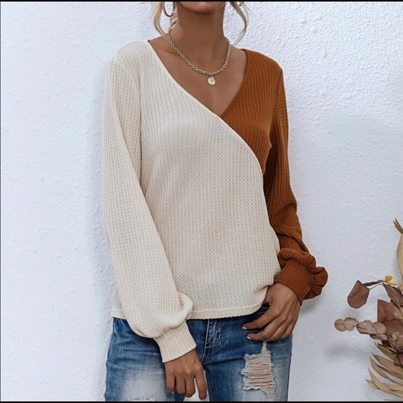 New in 2022! Waffle knit color block long sleeve top. - Picture 4 of 6